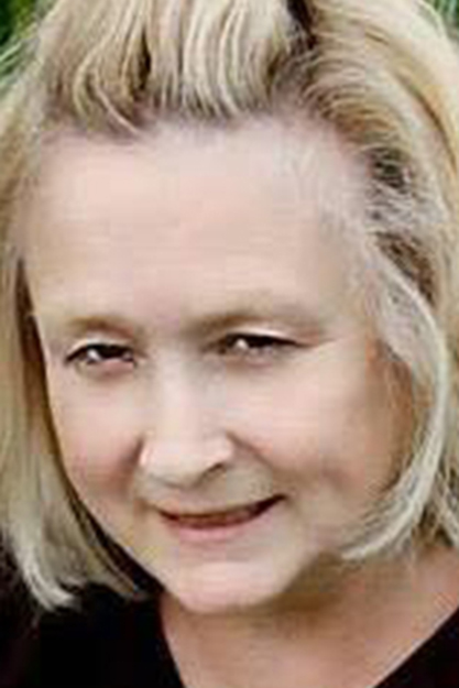 Katherine Barbee Price Sides headshot.