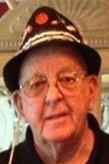 William Holt Lewis Jr. headshot.